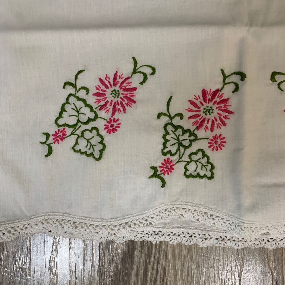 Vintage Hand Embroidered Floral Pillowcases Set of 2 Pink Cottagecore 30x20